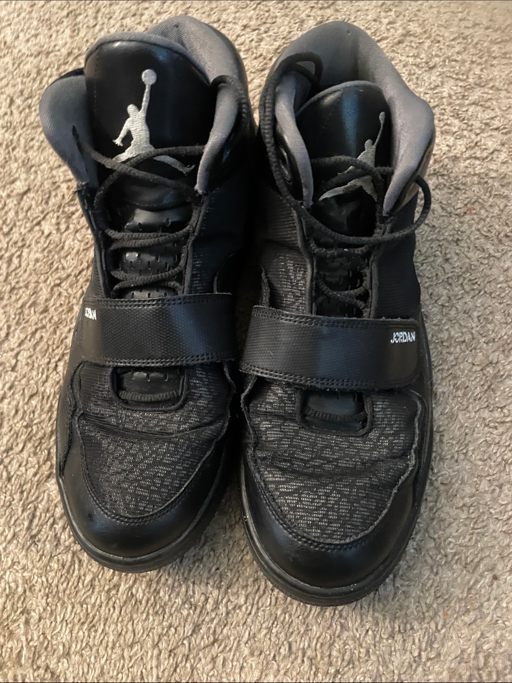 Jordan men black and gray shoes